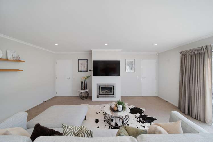 8 Canini Grove Karaka_12