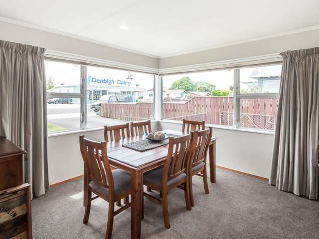 102 Denbigh Street Feilding_4