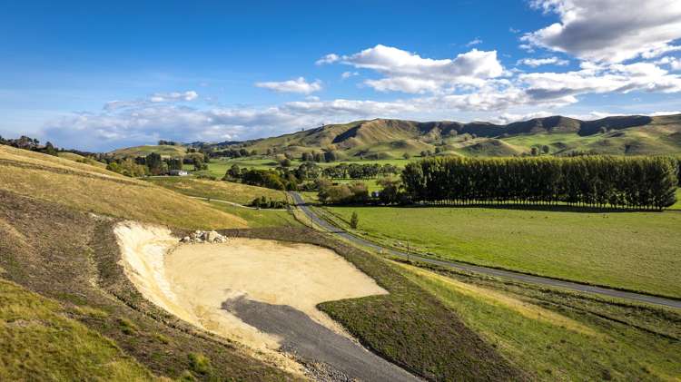 1427 Middle Road Poukawa_11