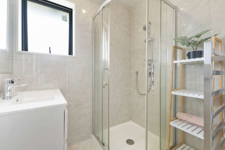 87 Naylors Drive Mangere_18