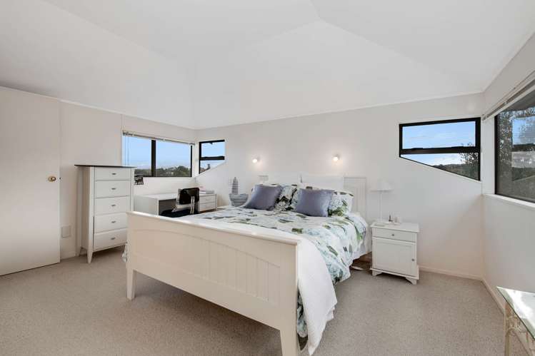 2/32a Howard Road Northcote_8