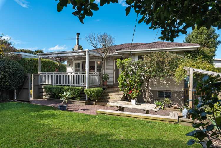 15 Graham Avenue Te Atatu Peninsula_17