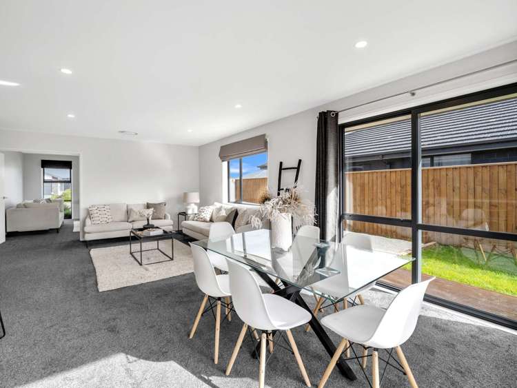 29 Whitehorn Drive Lincoln_13