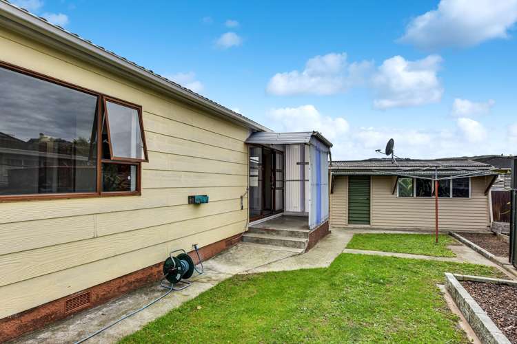 2/64 Fergusson Street Stoke_1