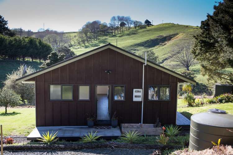 54 Puriri Glade Maungaturoto_11