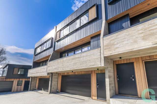 Brand New Living in Red Beach
