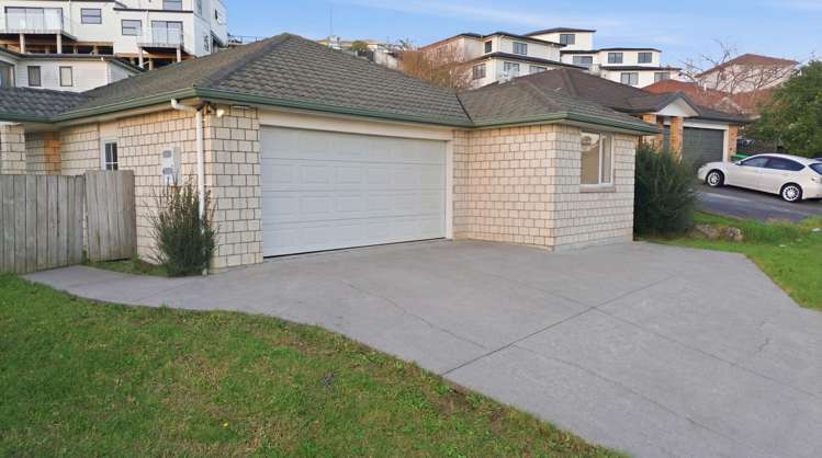 8 Nykki Place Papakura_14