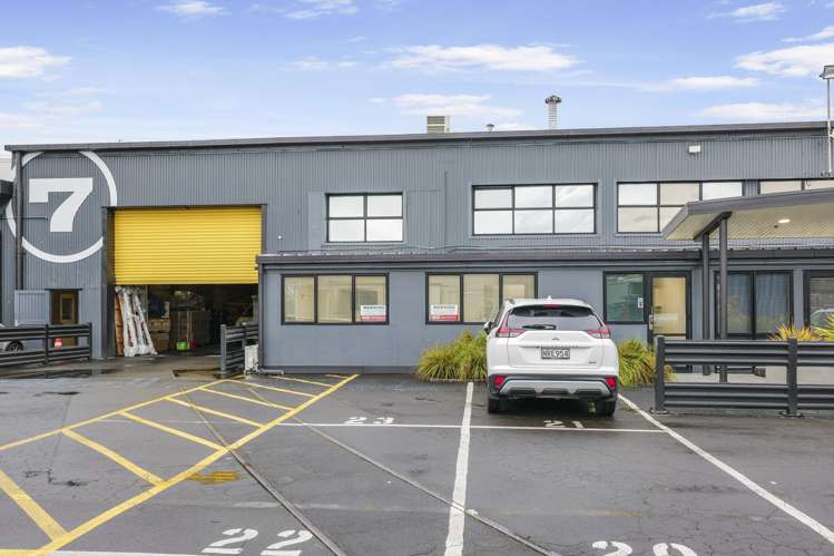 393 Apirana Avenue Point England_6