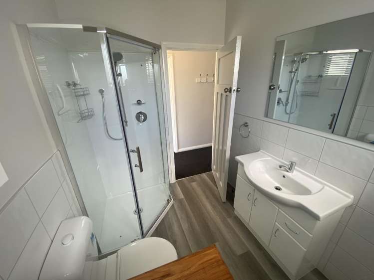 2/21 Broadway 10728_6