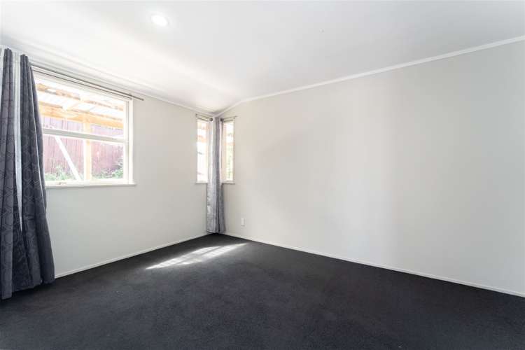 10a Castaing Crescent Te Atatu South_8