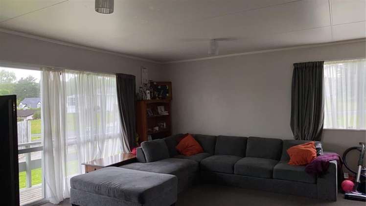 99 Sherwood Street Bellevue_8