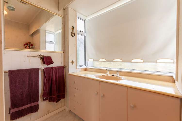 76 Guy Street Dannevirke_21