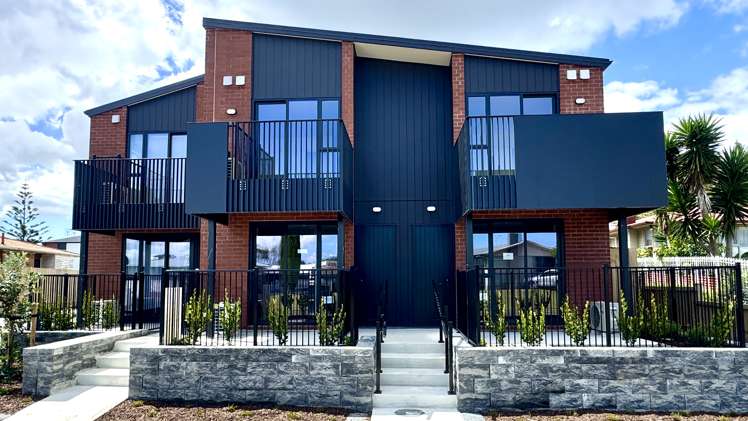 10-12 Humphreys Place Mangere_9