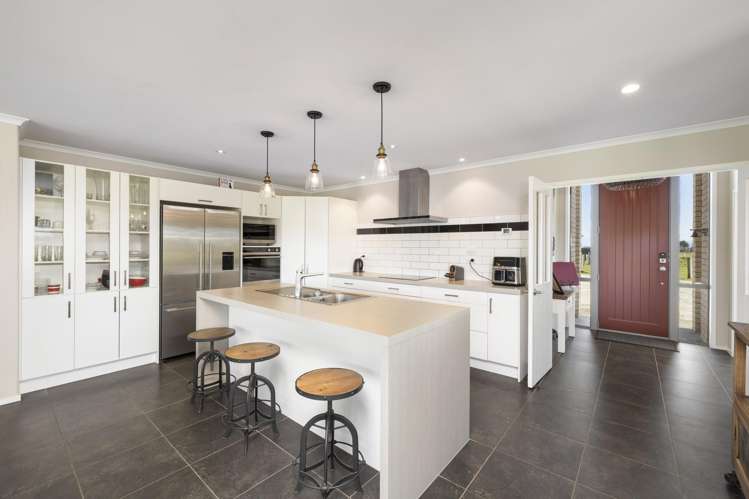 250 Hughes Line West Taratahi_5