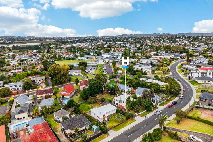 49 Tiroroa Avenue Te Atatu South_25