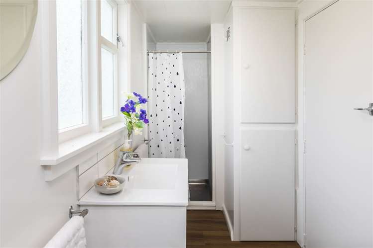 42 Featherstone Avenue Kairaki_12