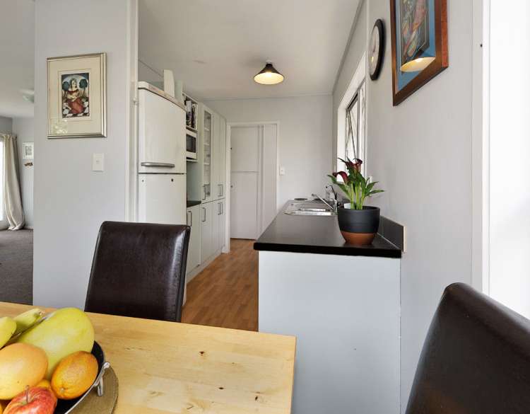 13 Easter Parade Glen Eden_2