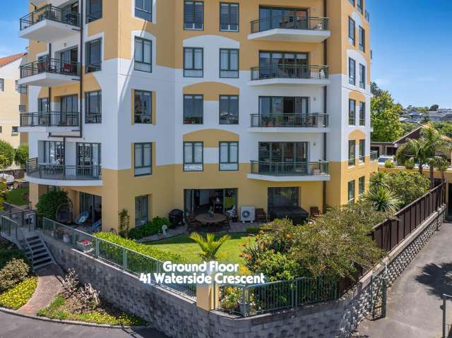 Waterfront Living at Its Finest -13.5m Berth