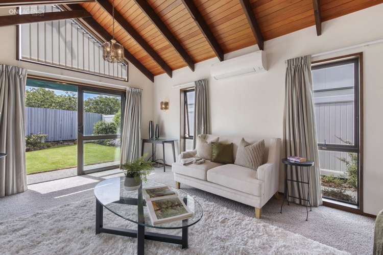 2/104 Trafalgar Street Saint Albans_1