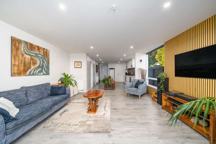 1/6 Bushland Grove Paparangi_6