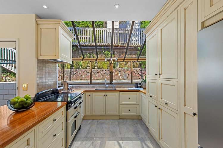 4 Saddleback Rise Murrays Bay_22