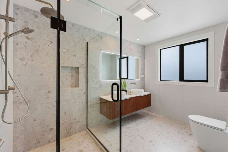 6A Gulf Crest Bucklands Beach_41