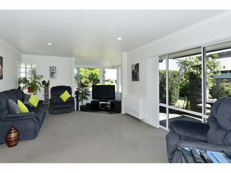 54 Aldinga Avenue Stoke_5