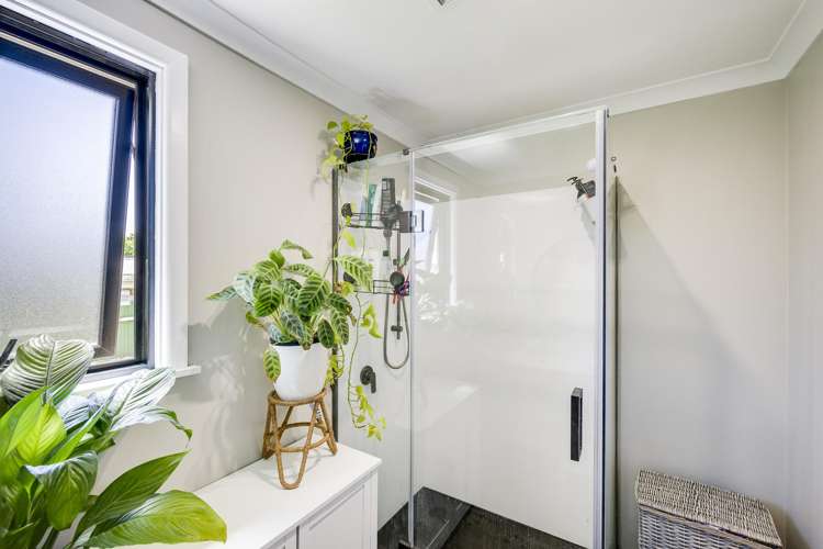 15 Fleming Crescent Maraenui_13