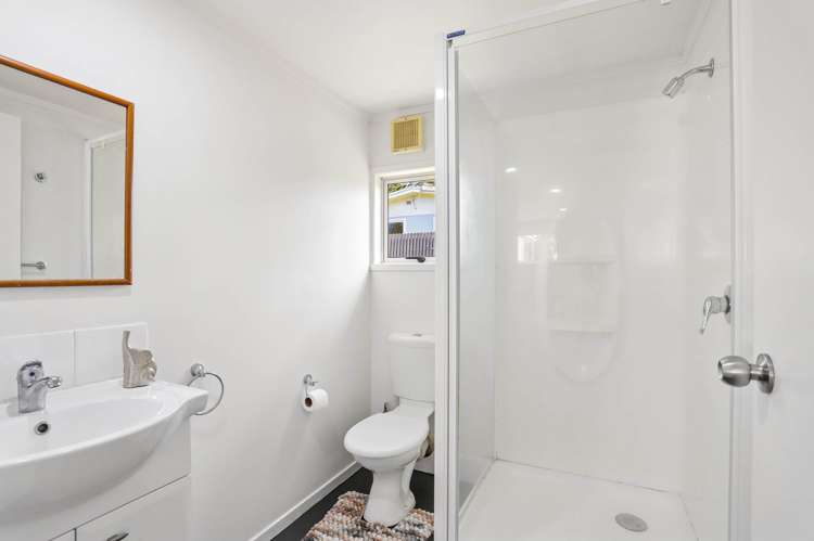 115 Vodanovich Road Te Atatu South_17
