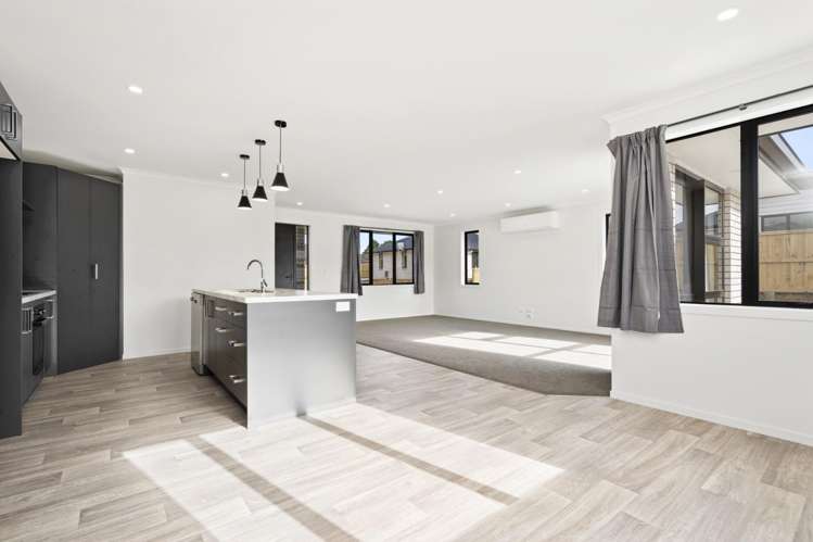 71E Hall Street 1086_5
