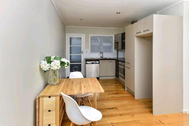 2/12a Sanders Avenue Takapuna_9