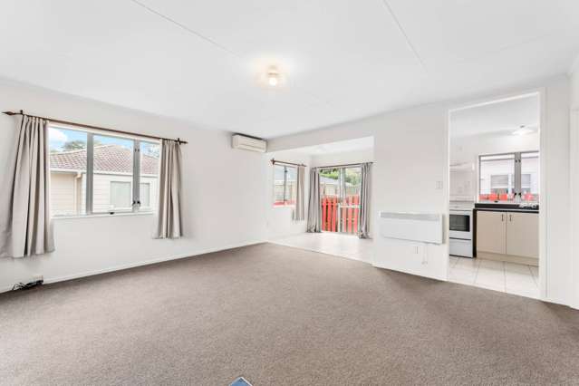 1/15 Lambrown Drive Totara Vale_4