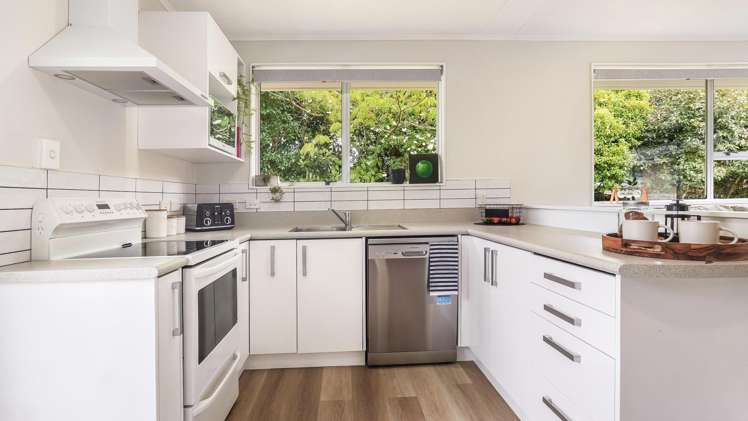 1/10 Denver Grove Totara Park_6