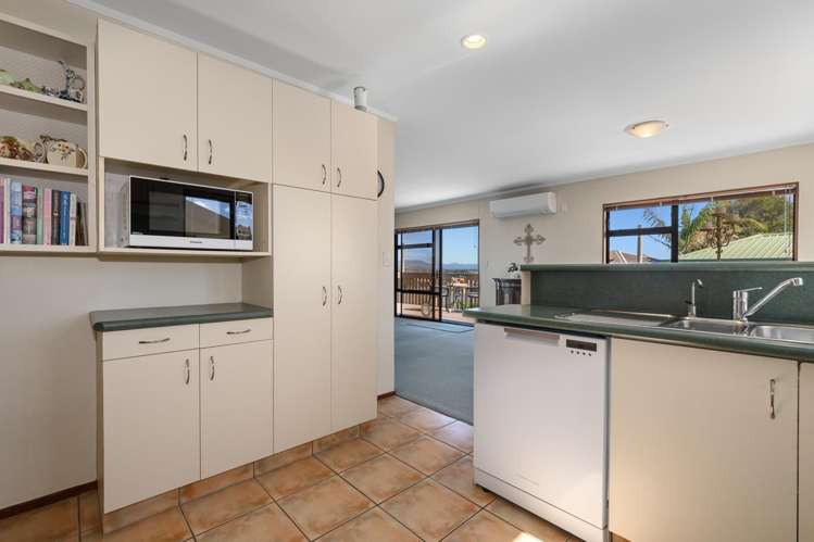 15 Philomel Crest Welcome Bay_12