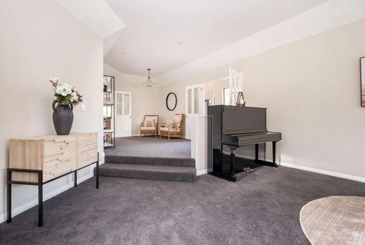 55 Regents Park Dr_2
