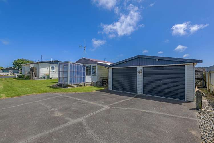 8 Hart Street Foxton Beach_16