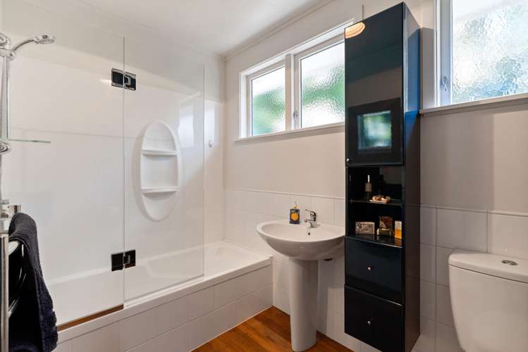 7 Doris Gordon Crescent Crofton Downs_13