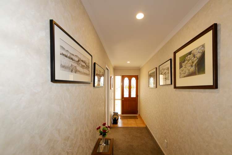 8 Dules Walk Taradale_14