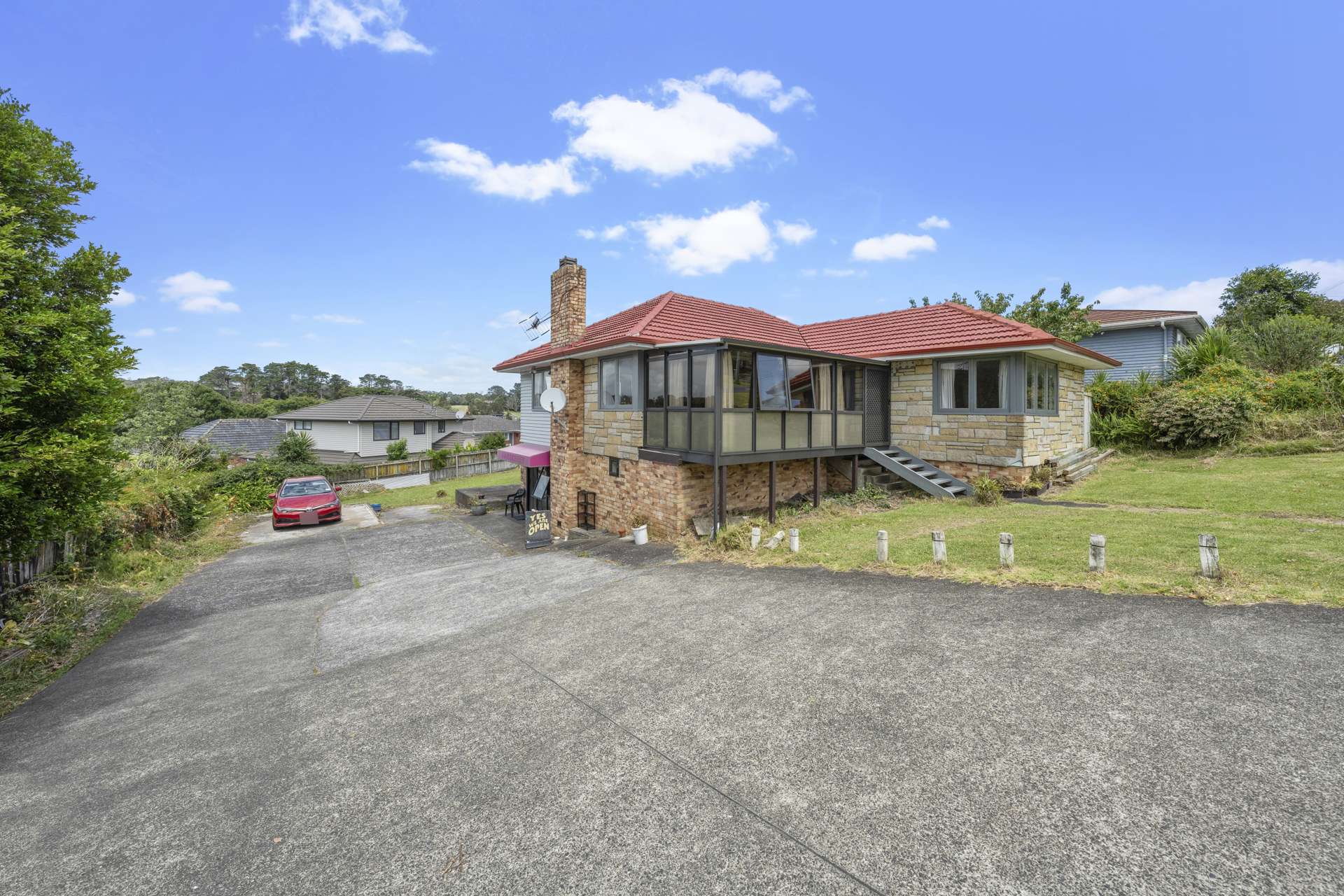 136 White Swan Road Mount Roskill_0