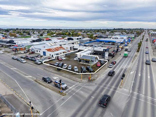 SH6 Prominent corner location!!