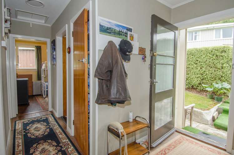 17 Tui Terrace Waipori Falls_13