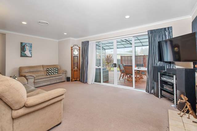 2 Paterson Grove Pukehangi_1