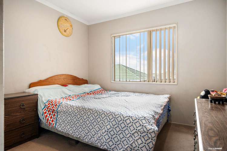 86 Robert Skelton Place Clendon Park_12