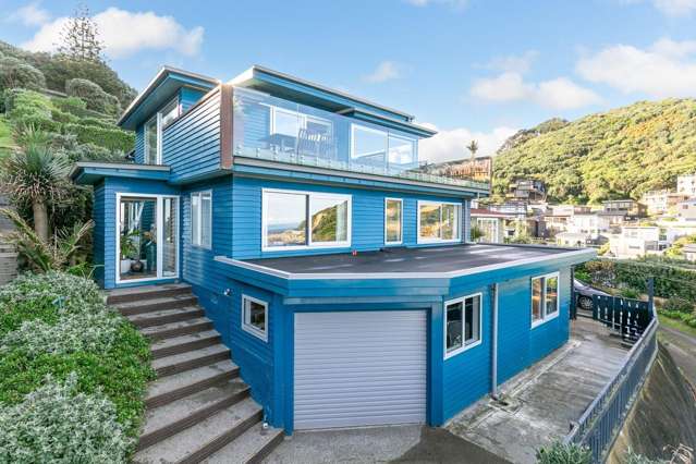 Surfers Paradise - Iconic Houghton Bay Home