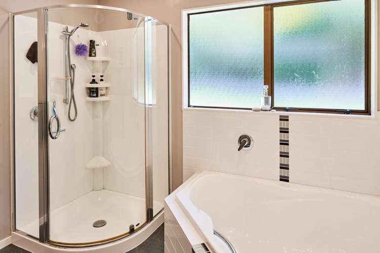 16 Saint Aidans Way Tawa_17