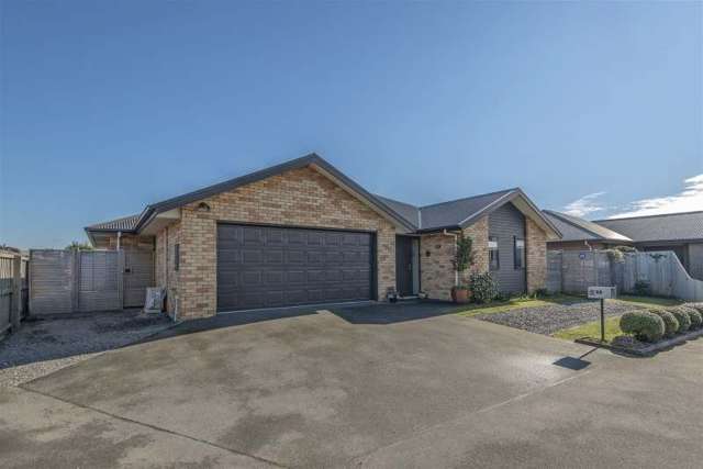 Easy care three bedrooms modern house