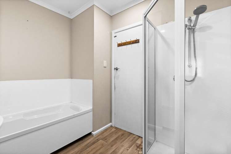 80 Harold Holt Avenue Onekawa_13