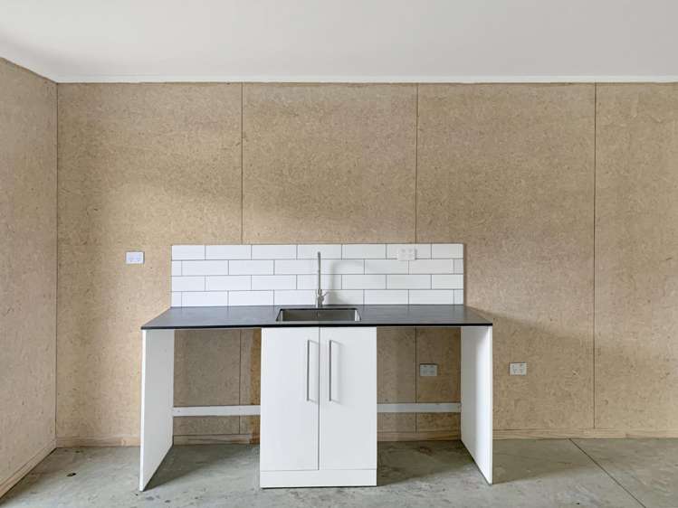 8 Gladys Place 10516_15