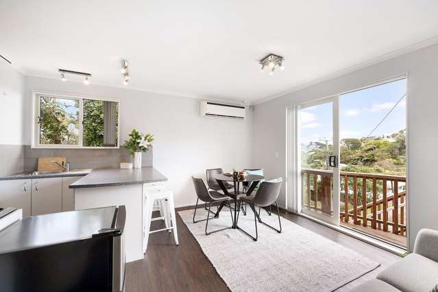Newlands, Renvoated 2 Bedrooms