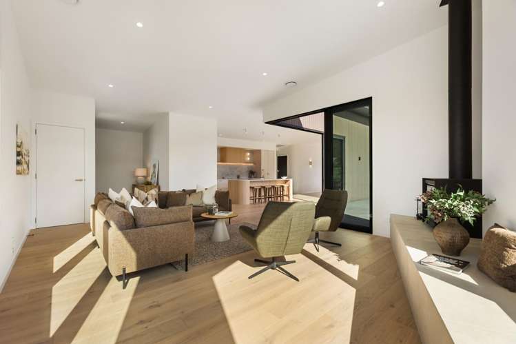 6 Stoneleigh Drive_5